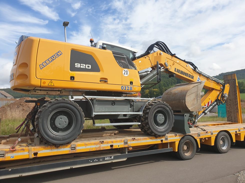 Erdbau bekommt Verstärkung LZR Kitzingen